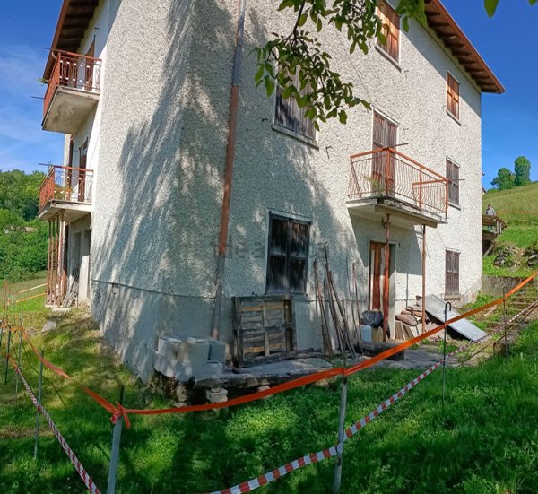 casa indipendente in vendita a Zogno