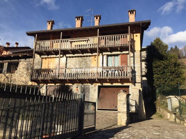 appartamento in vendita a Zogno in zona Poscante