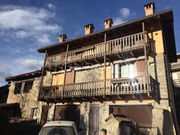 appartamento in vendita a Zogno in zona Poscante