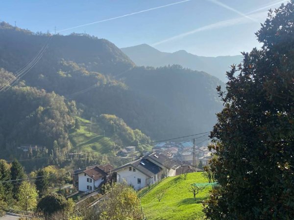 appartamento in vendita a Zogno in zona Ambria / Spino al Brembo