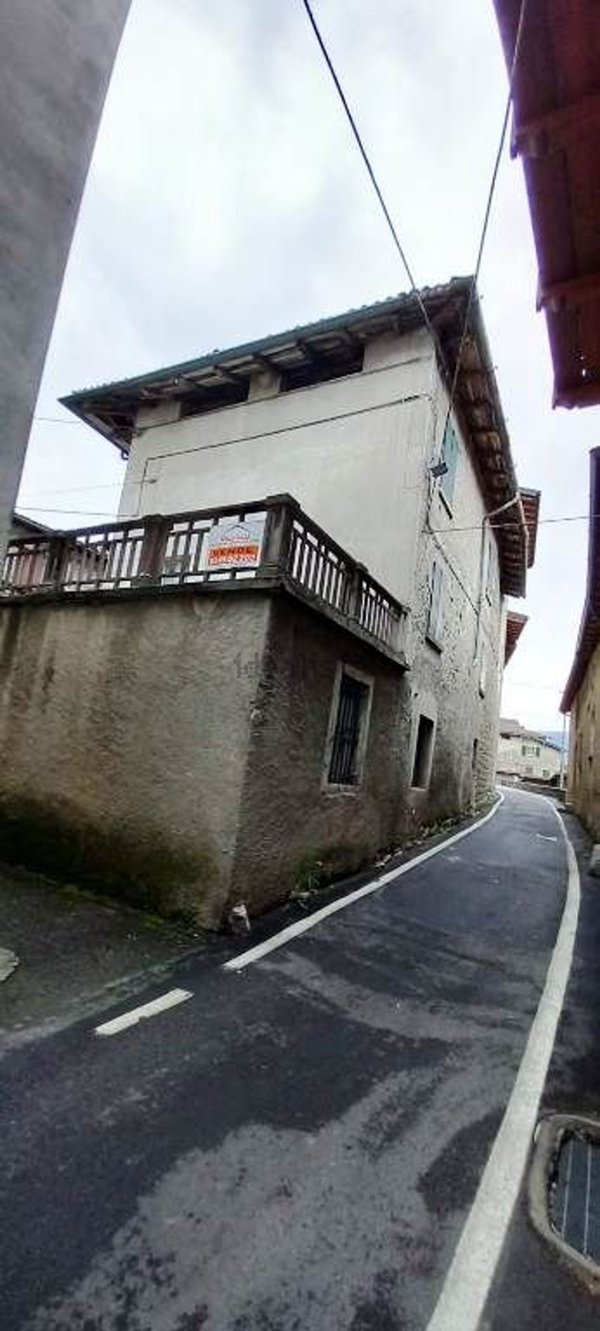 casa semindipendente in vendita a Zogno in zona Stabello