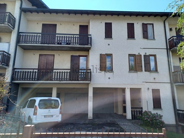 appartamento in vendita a Zogno in zona Somendenna