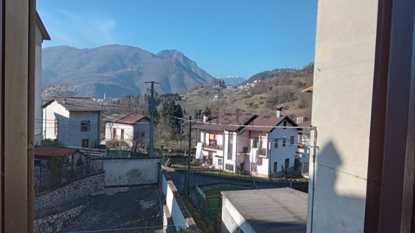 casa indipendente in vendita a Zogno