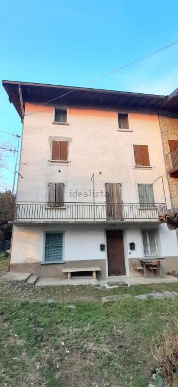 casa indipendente in vendita a Zogno in zona Somendenna
