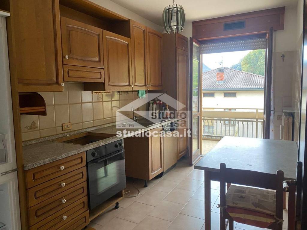appartamento in vendita a Zogno in zona Poscante