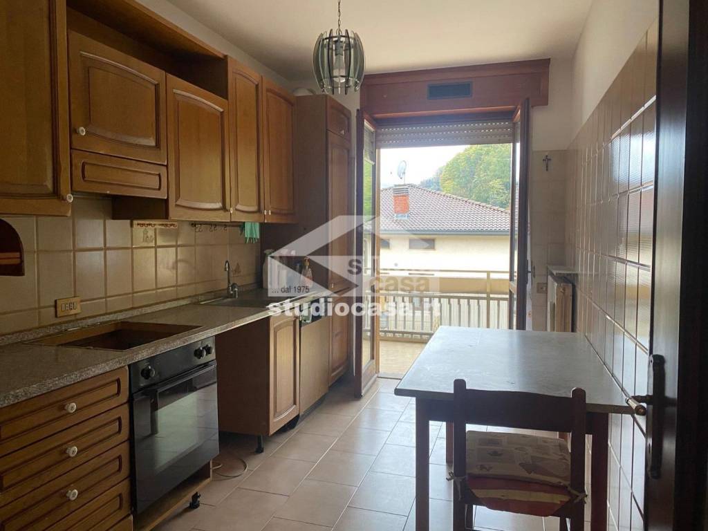 appartamento in vendita a Zogno in zona Poscante