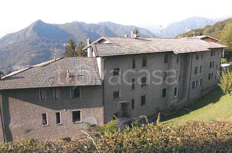 appartamento in vendita a Zogno in zona Somendenna