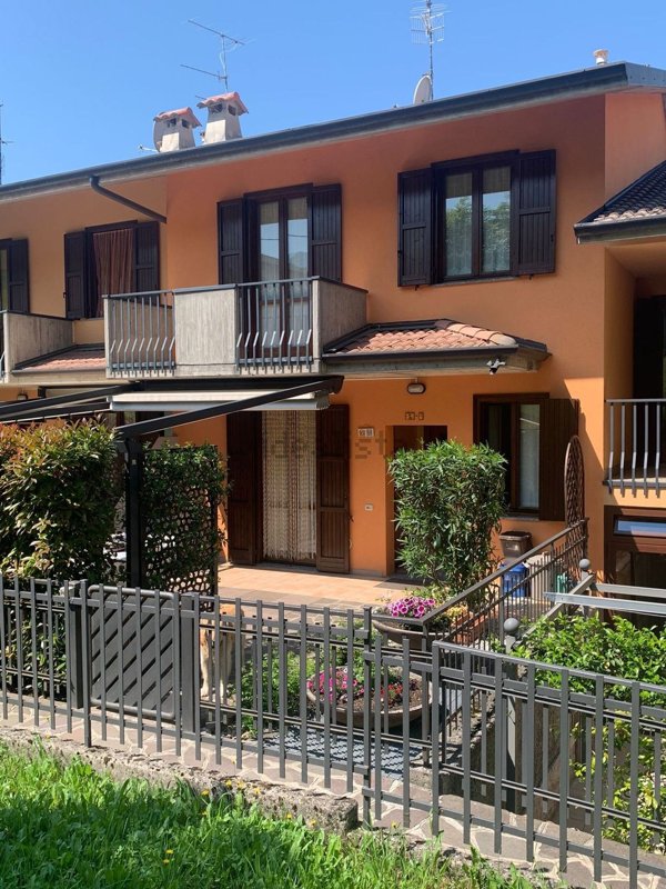 casa indipendente in vendita a Zogno