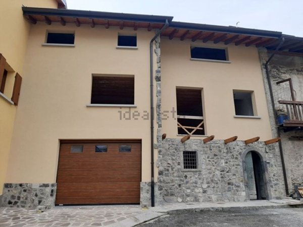 appartamento in vendita a Zogno in zona Stabello