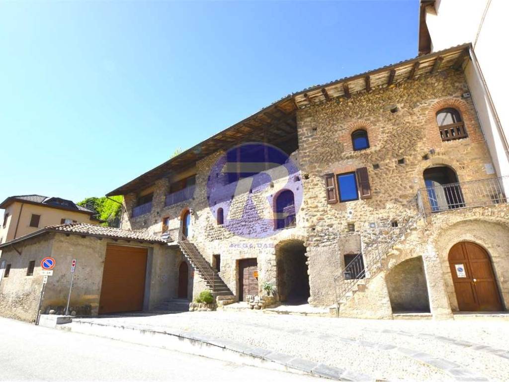 casa indipendente in vendita a Zogno