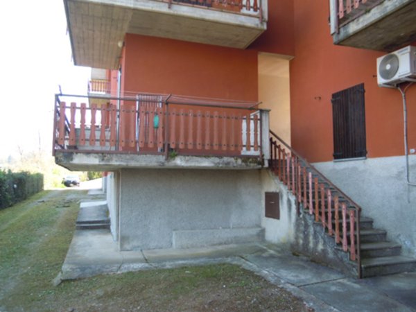 appartamento in vendita a Zogno in zona Somendenna