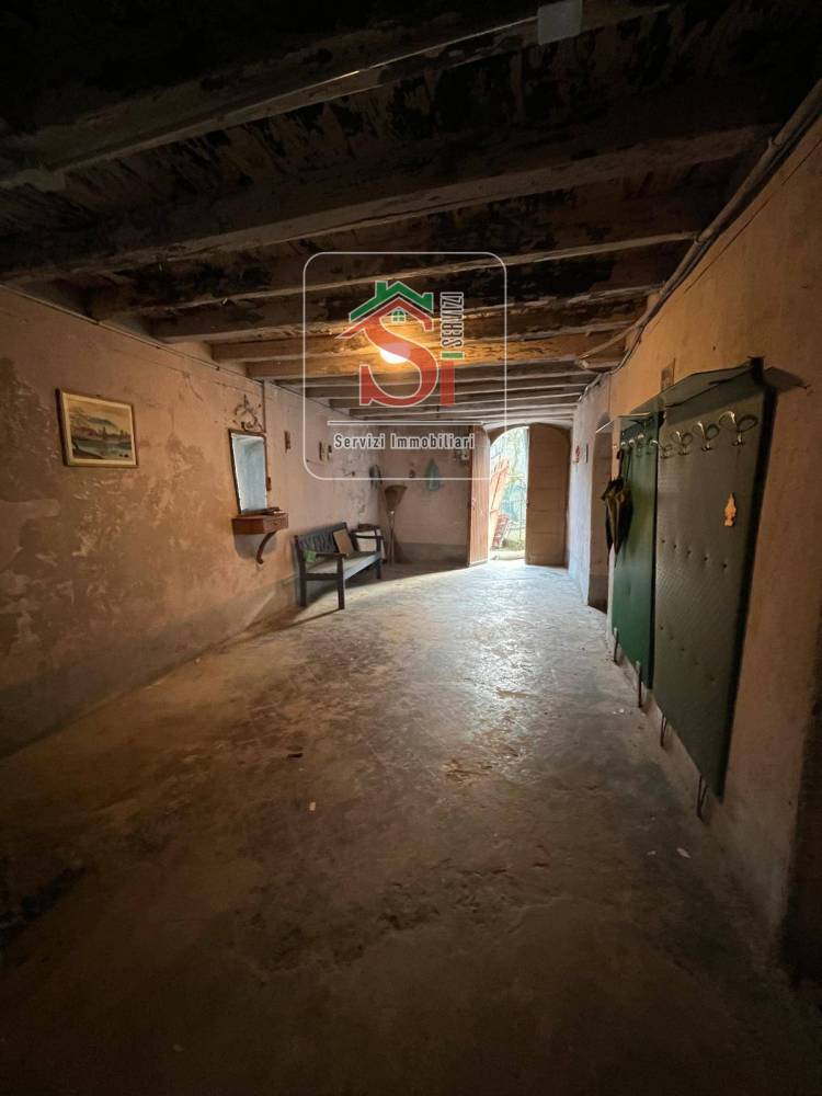 casa indipendente in vendita a Zogno in zona Poscante