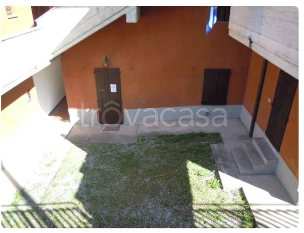 appartamento in vendita a Zogno in zona Somendenna