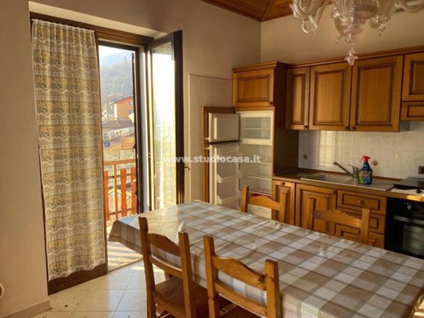 casa semindipendente in vendita a Zogno