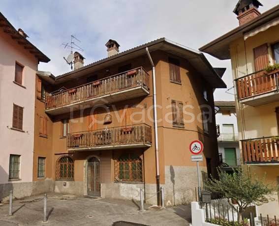 appartamento in vendita a Zogno in zona Poscante