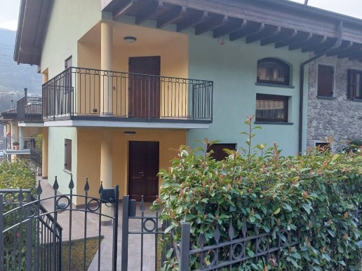 casa indipendente in vendita a Zogno