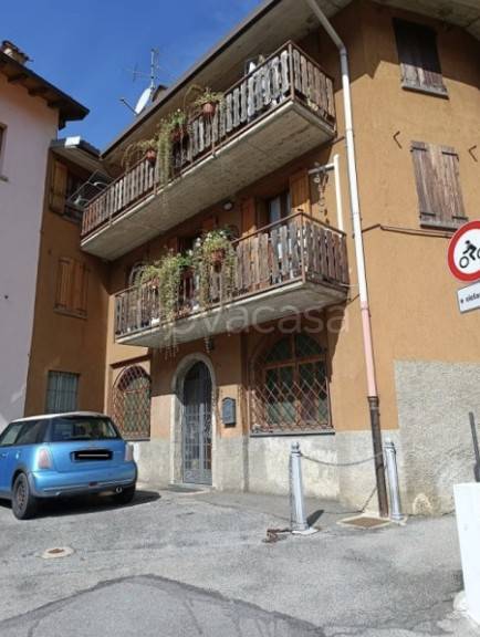 appartamento in vendita a Zogno in zona Poscante