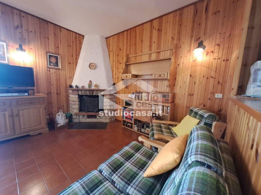 appartamento in vendita a Zogno in zona Somendenna