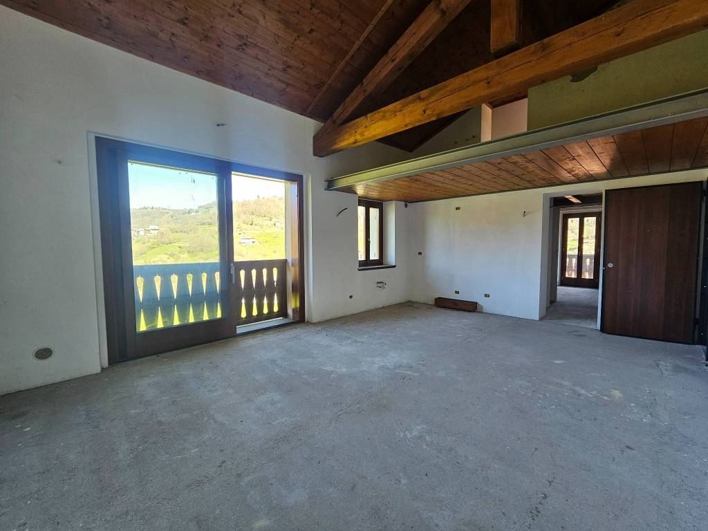 appartamento in vendita a Zogno in zona Poscante