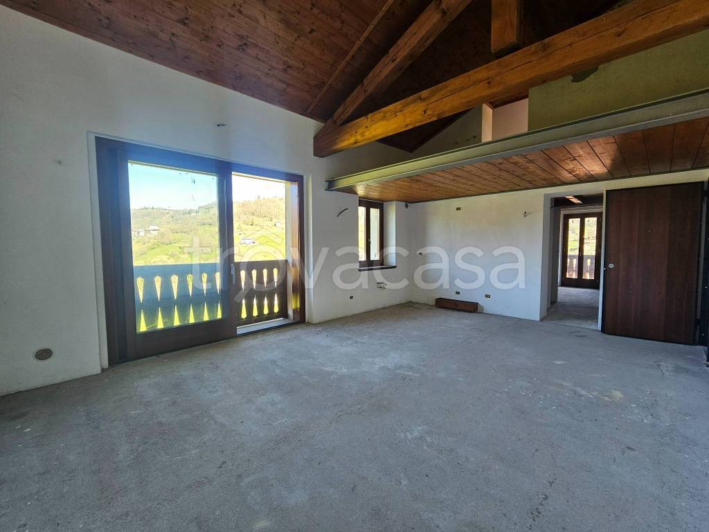 appartamento in vendita a Zogno in zona Poscante