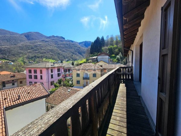 appartamento in vendita a Zogno in zona Poscante