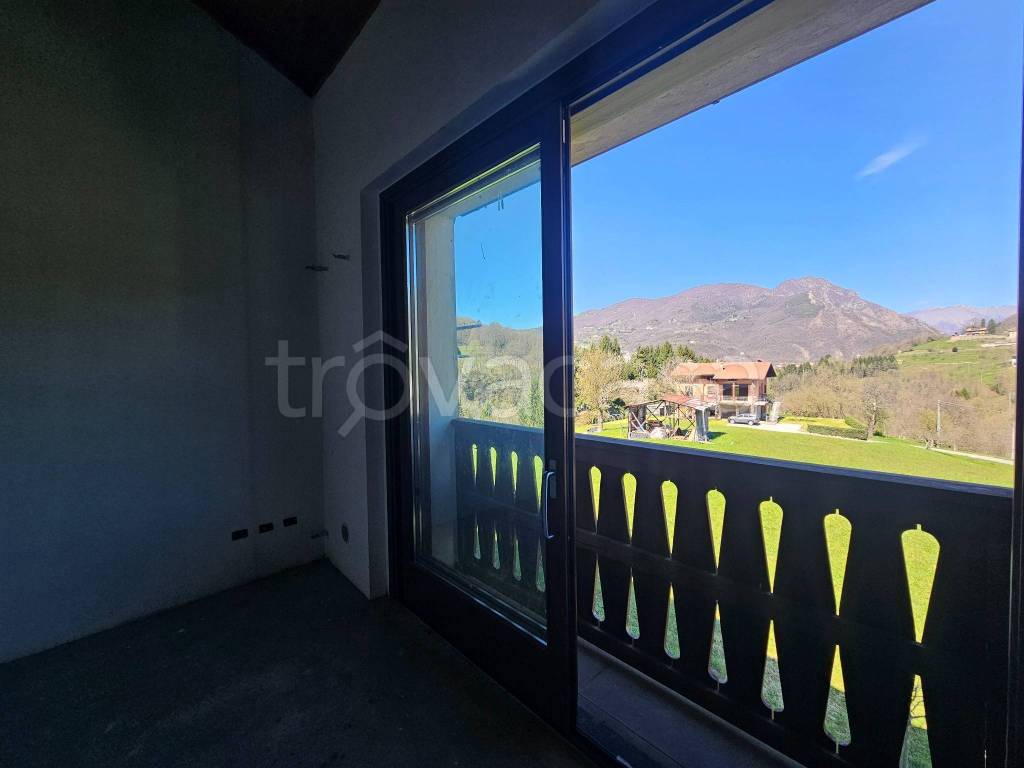 appartamento in vendita a Zogno in zona Poscante