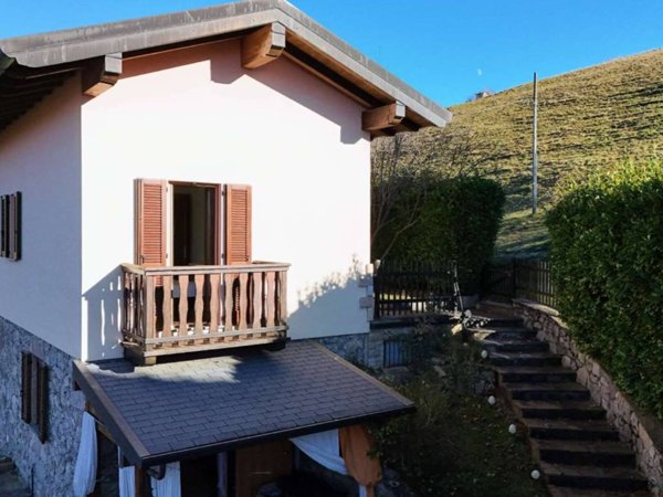 casa indipendente in vendita a Zogno in zona Miragolo San Marco