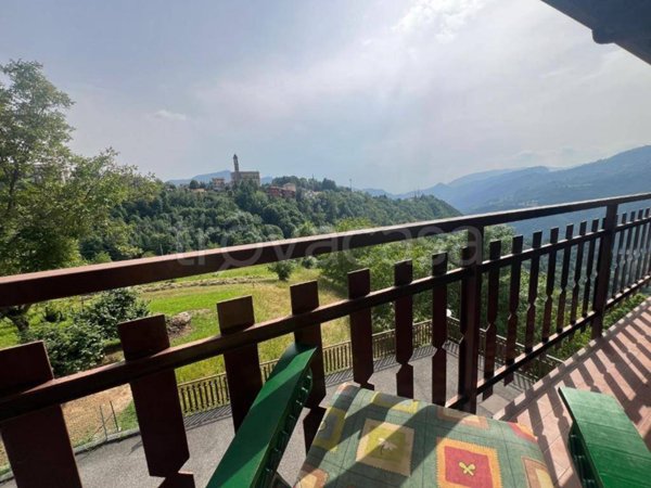 appartamento in vendita a Zogno in zona Somendenna