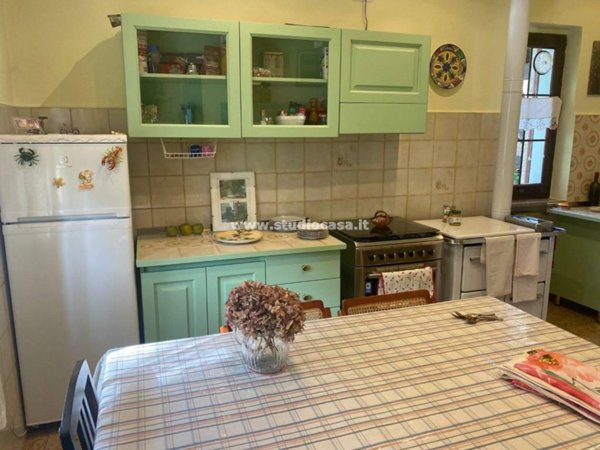 casa indipendente in vendita a Zogno in zona Ambria / Spino al Brembo