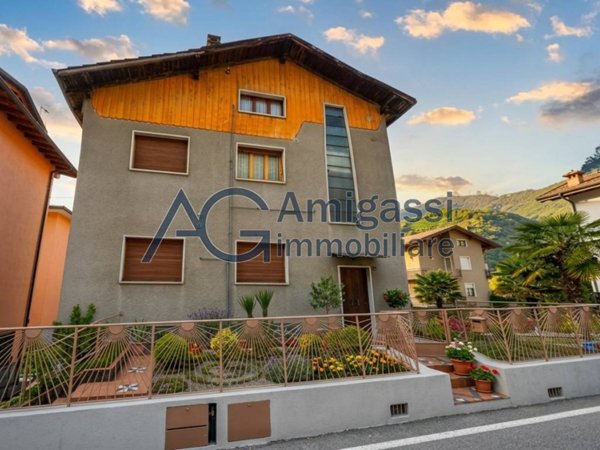 casa indipendente in vendita a Zogno