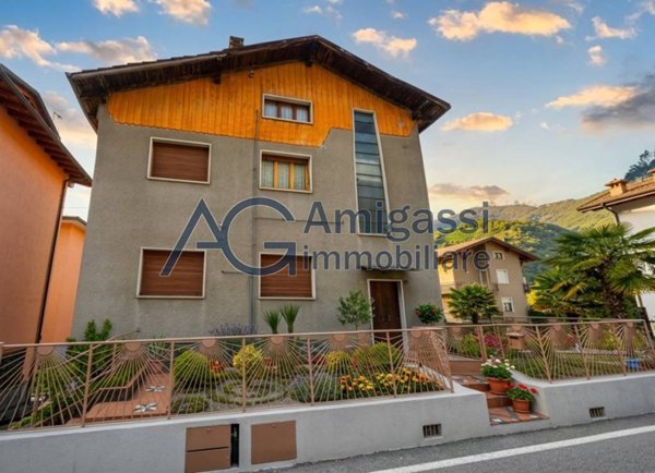 casa indipendente in vendita a Zogno