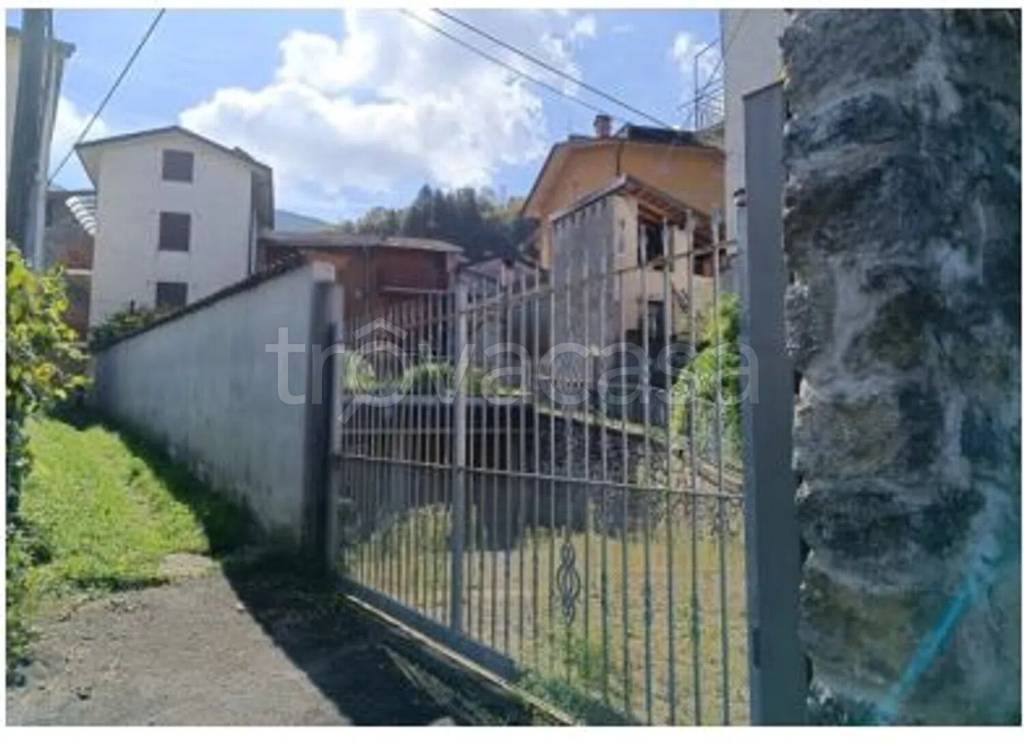 appartamento in vendita a Zogno in zona Poscante