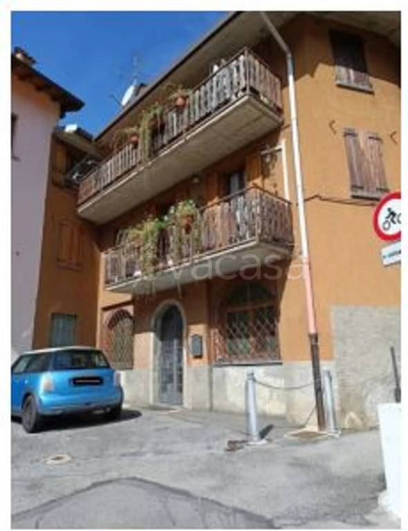 appartamento in vendita a Zogno in zona Poscante