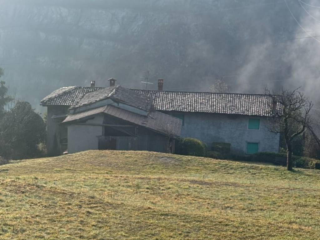 casa indipendente in vendita a Zogno