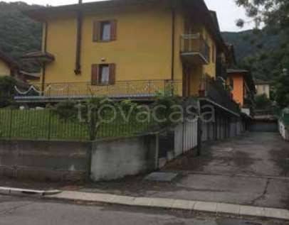 appartamento in vendita a Zogno in zona Stabello