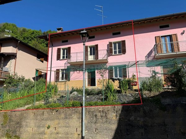 casa indipendente in vendita a Zogno in zona Ambria / Spino al Brembo