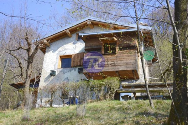 appartamento in vendita a Zogno in zona Poscante
