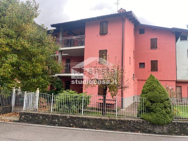 appartamento in vendita a Zogno in zona Ambria / Spino al Brembo