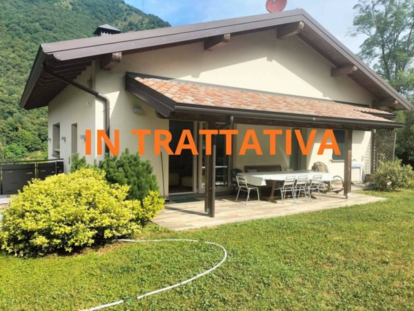 casa indipendente in vendita a Zogno in zona Endenna