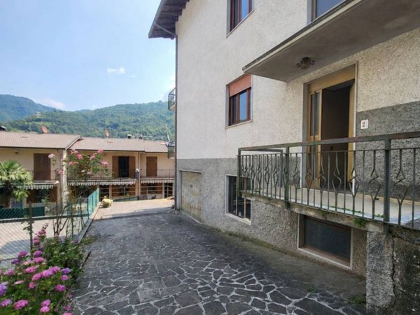 appartamento in vendita a Zogno in zona Poscante