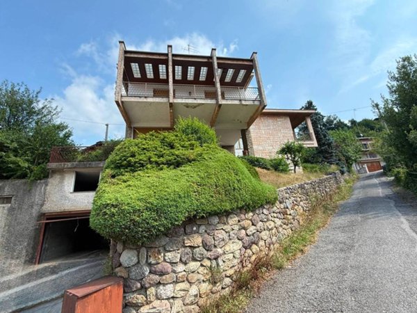 casa indipendente in vendita a Zogno