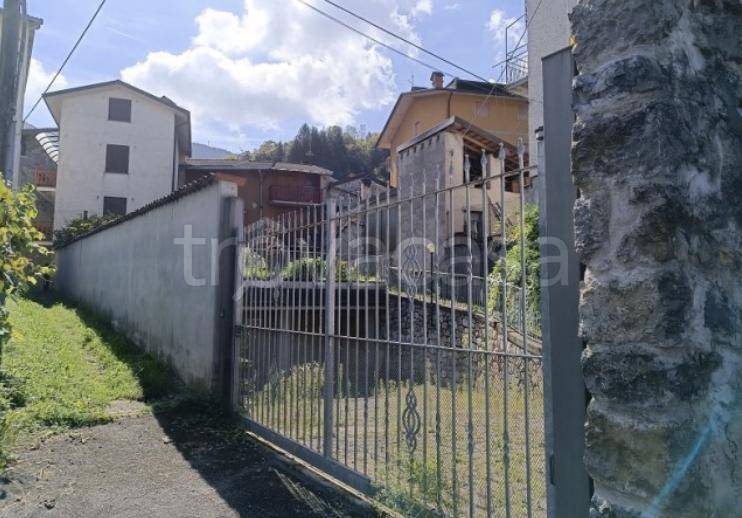 appartamento in vendita a Zogno in zona Poscante