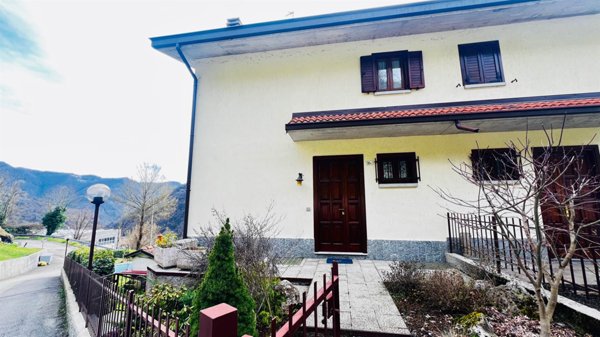 casa indipendente in vendita a Zogno