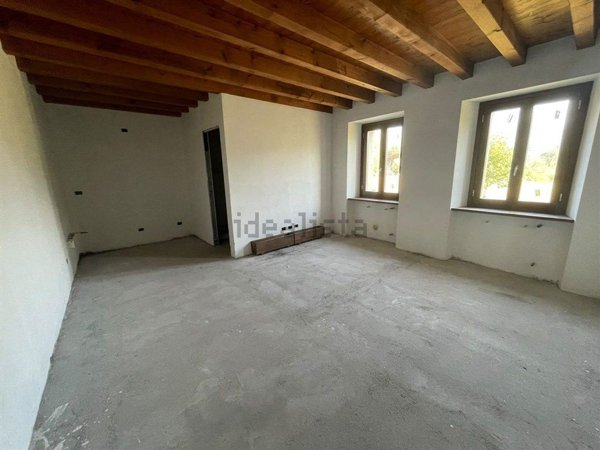 appartamento in vendita a Zogno in zona Endenna