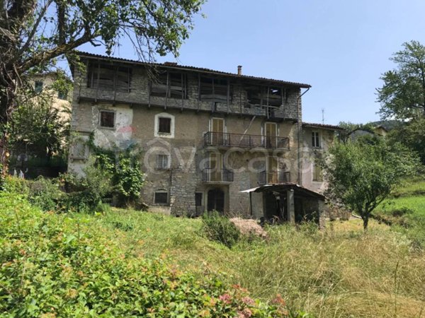 casa indipendente in vendita a Zogno in zona Somendenna