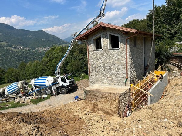 casale in vendita a Zogno in zona Stabello