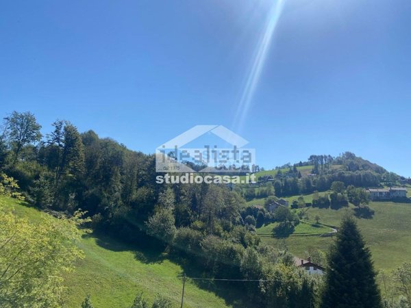 appartamento in vendita a Zogno in zona Somendenna