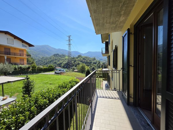 appartamento in vendita a Zogno in zona Endenna