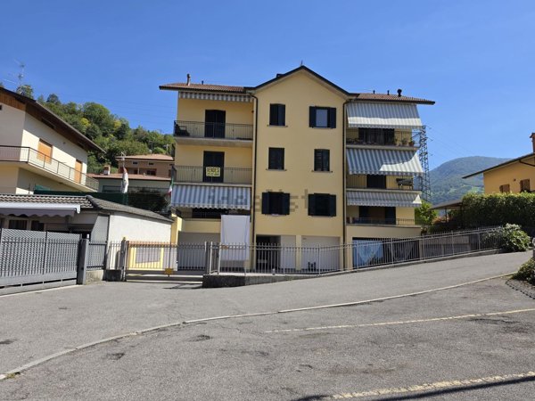 appartamento in vendita a Zogno in zona Endenna
