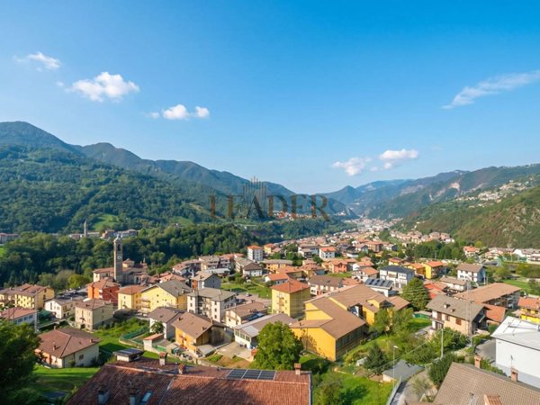 appartamento in vendita a Zogno in zona Endenna